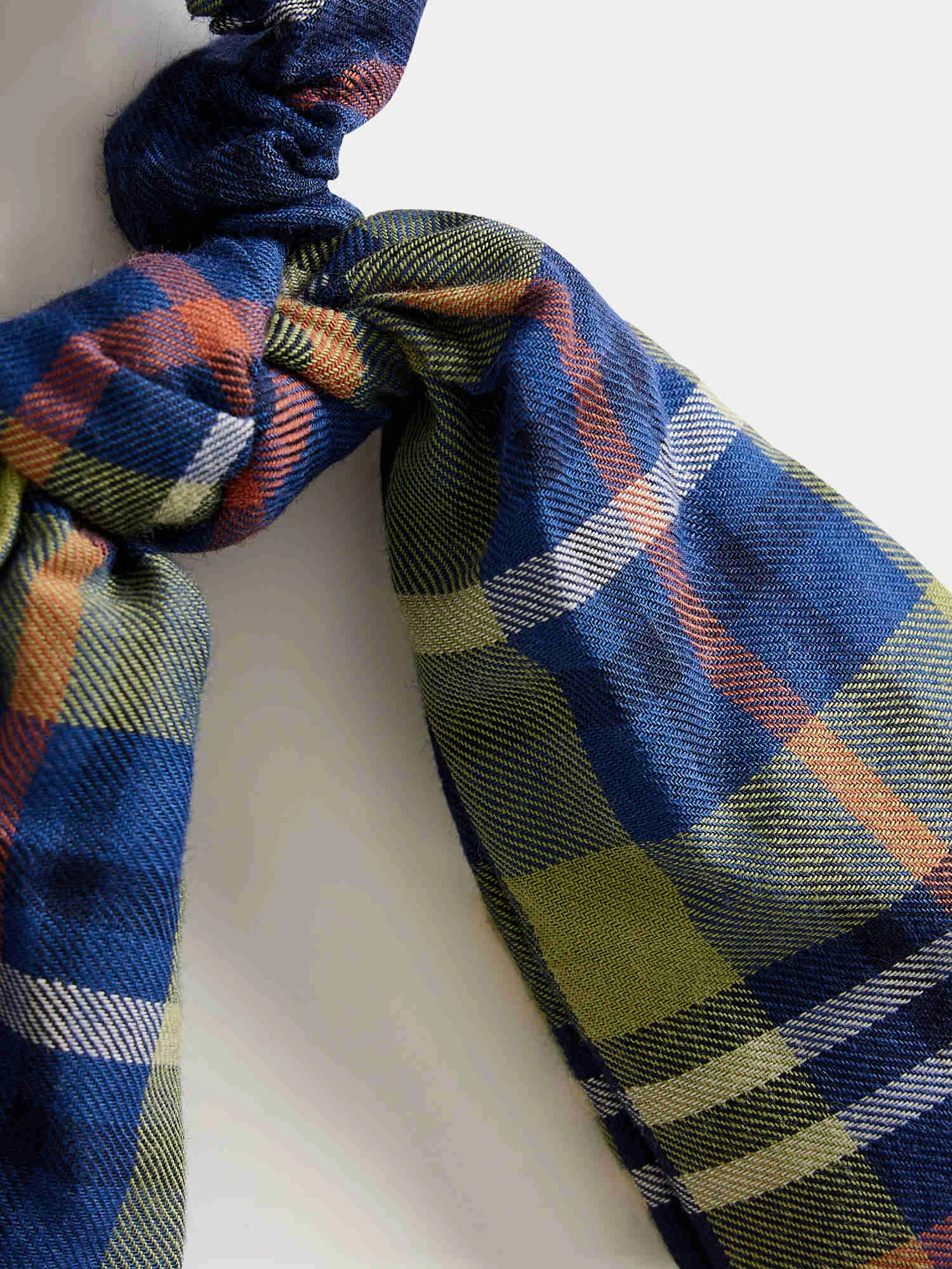 BONPOINT Chouchou Maxinœud Ecossais Marine 4 BONPOINT Chouchou Maxinœud Ecossais Marine – Image 2